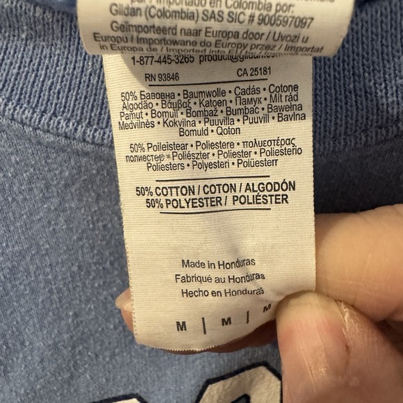 North Carolina Tar Heels Sweatshirt Crewneck Mens Sz M  NCAA Volleyball Gildan - Picture 4 of 8